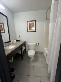Country Inn & Suites by Radisson, Topeka West, KS - Bathroom