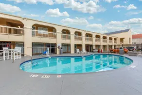 Quality Inn Clute Freeport - Piscine