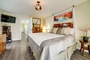 Pet-Friendly Home w/ Hot Tub! 6 Mi to Dtwn Reno - Innvendig