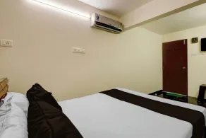 Collection O Perungulattur Railway Station Formerly Sri Varahi Inn - Chambre