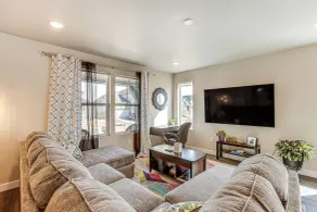Beautiful Home w/ Bonus Room & Prime Location! - Interiør