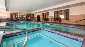 Best Western Plus Airport Inn & Suites - Piscine