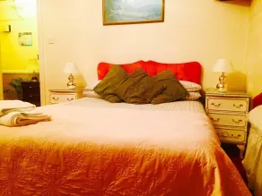 Southend Inn Hotel - Close to Beach, Train Station & Southend Airport - Chambre