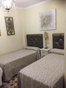 Hostal Lojo - Room