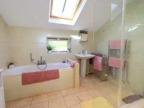 The Garden Suite at Fiddler Hall Barn - Badrum