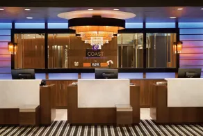 Coast Coal Harbour Vancouver Hotel by APA - Réception