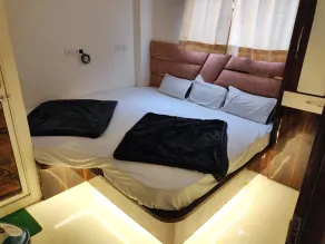 Hotel Aagman Palace - Near Mahakal Temple - Room