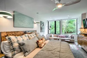 Stunning Austin Retreat w/ Pool, 5 Mi to Downtown! - Værelse
