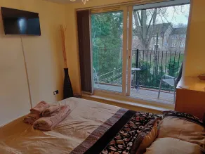 2 Bedroom Riverside Duplex Apartment St Neots Marina Area - Rom