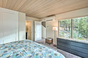 2 Mi to Heavenly Mountain: Tahoe Retreat w/ Views - Innvendig