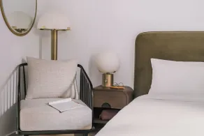 Nester Finn Grand Central - Room