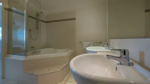 The Village Holiday Apartments at Burleigh Heads - Salle de bain