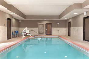 Holiday Inn Express Hotel & Suites Lavonia by IHG - Pool