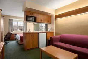 Days Inn & Suites by Wyndham Lafayette IN - Room
