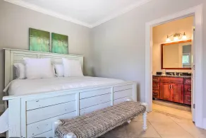Home Near 30 A: Walk to Beach, Shops & Bicycles! - Intérieur