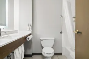 Holiday Inn Express Hotel & Suites Marion by IHG - Badezimmer