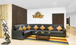 Treebo Madhuvan Grand - Lobby sitting area