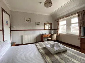 Kings Arms Hotel - Room