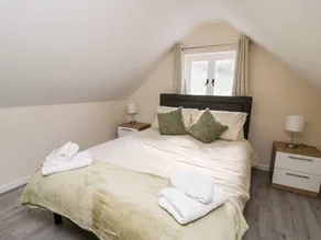 Railway Station Cottage - Room