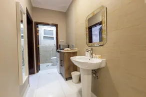 Al-Rajhi Luxury Modern Flats - Room
