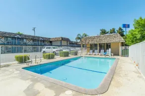 Motel 6-Kingsburg, CA - Piscine
