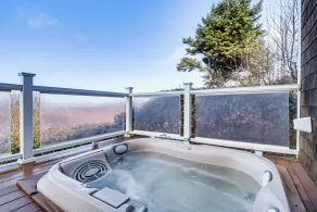 4br/4ba Beachfront Retreat With Hot Tub and Sauna - Innvendig