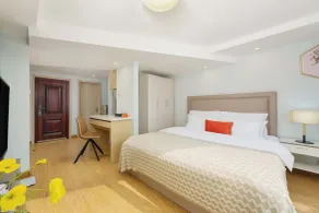 NO.8 Qing Ni Apartment(DL Railway Station Zhongshan Square Branch ) - Værelse