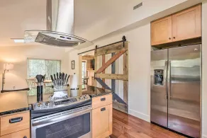 Cozy Cottage: Yard + Deck, Walk to Downtown! - Interior