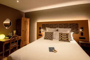Logis Hôtel Jeanne & Jules Hôtel Spa et Restaurant - Room