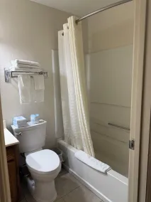 Clinton Inn & Suites - Salle de bain