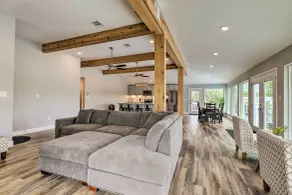 Home on San Jacinto River w/ Pool, Dock & Deck! - Innvendig