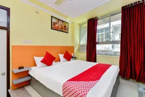 OYO 28054 Hotel Suraj Villa - Room