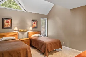 Table Rock Landing Resort - Room