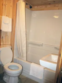 Mackenzie Motel & Cottages - Bathroom