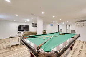 Group Getaway w/ Fenced Yard & Pool Table in Wrens - Interiör