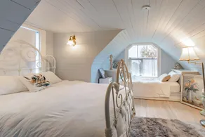 The Cottage and Castle - Room