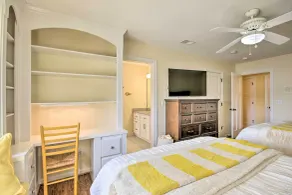Luxe Lakefront Apartment w/ Shared Pool & Dock! - Innenbereich