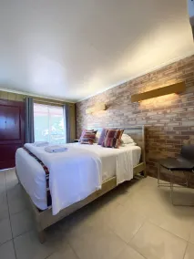 PROSERPINE MOTOR LODGE - Room