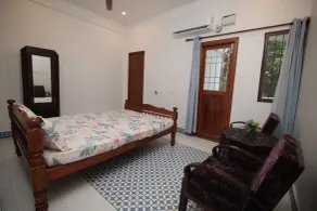 Le Pondy Home Stay - Room