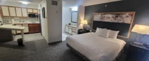 Philadelphia Suites at Airport - An Extended Stay Hotel - Chambre