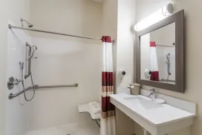 Red Roof Inn Panama City - Salle de bain