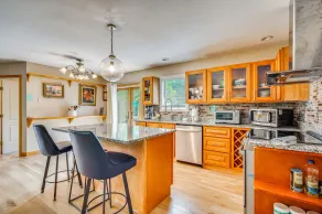 Explore the White Mountains! Spacious Rural Home - Interiör