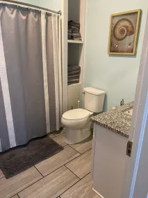 Little Inn on Main - Baño