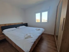 Renovated 3 Bedroom Apartment with Balcony Lift and AC - Rom
