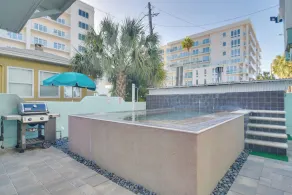 Breezy ‘White Sands House’ Steps to Gulf Shore! - Interiör