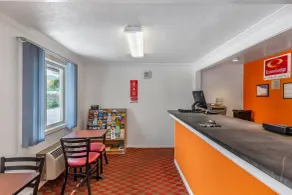 Econo Lodge Lee - Great Barrington - Hall