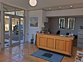 New England Motor Inn - Reception