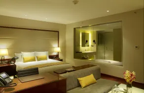 Crowne Plaza Kochi by IHG - Room