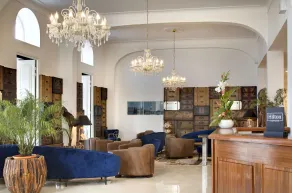 Grand Hotel Des Sablettes Plage, Curio Collection By Hilton - Rezeption