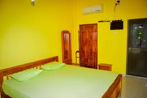 The Senaro Holiday Inn - Zimmer